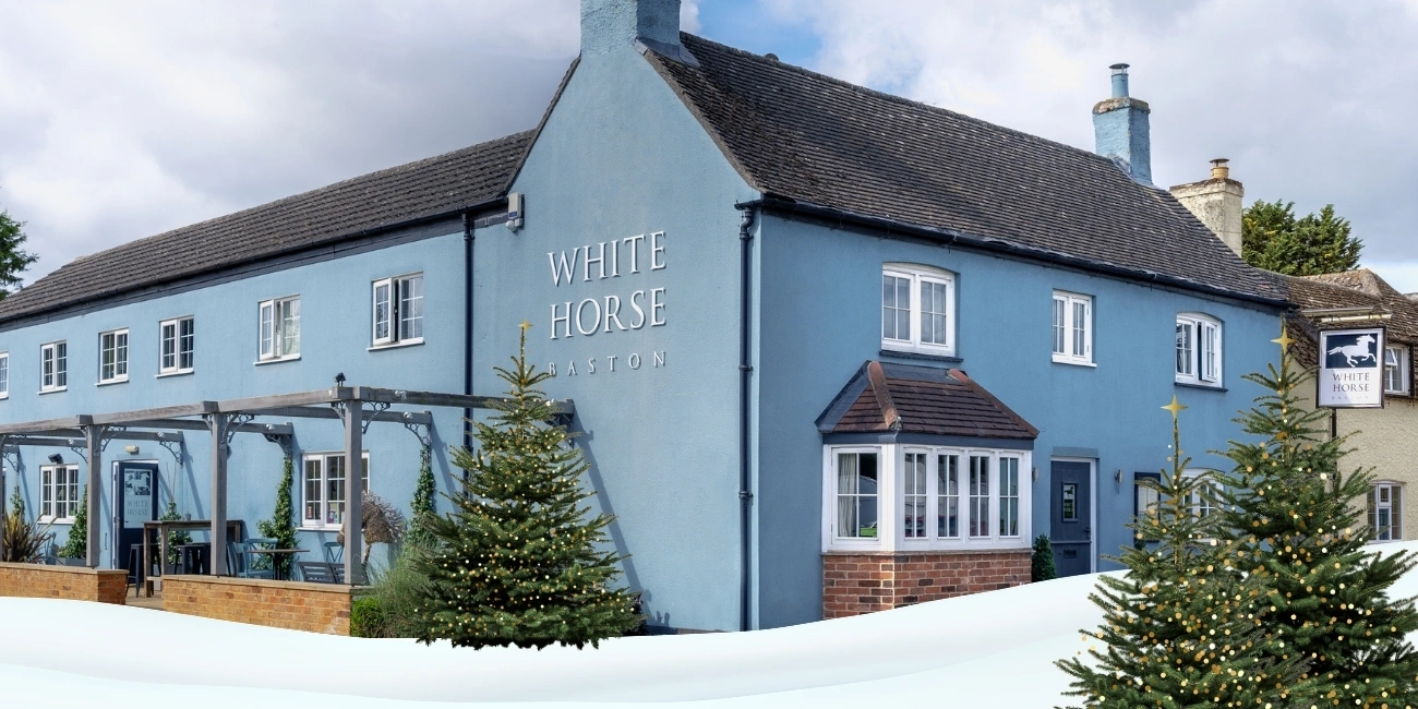 The White Horse Pub Christmas